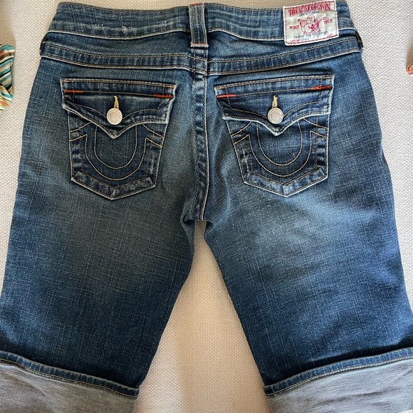 True Religion Knee Length Short - Picture 3 of 4